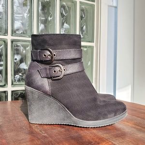 White Mt. Sapphira Black Wedge Bootie